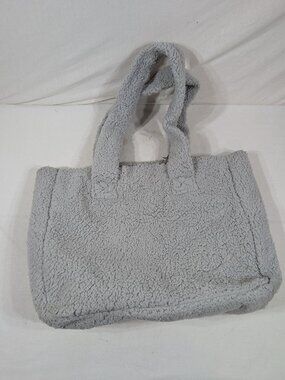 32 Degree Heat Sherpa Bag
